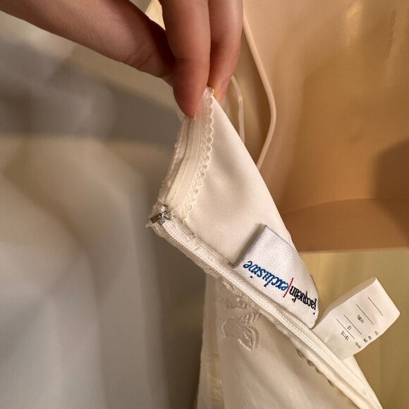 Jacquelin Exclusive Ivory Wedding Dress - Size 12 - Picture 8 of 15